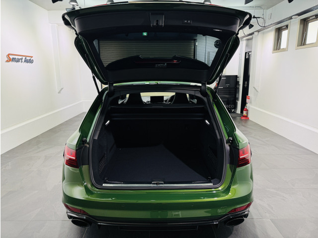 �d���J���o�b�N�h�A�t���B�׎��̗e�ʂ�5�l��Ԏ���505���b�^�[�ł����A�㕔���Ȃ̔w�������|�����ƂŁA�ő�1510���b�^�[�ɂ܂Ŋg��ł��܂��B