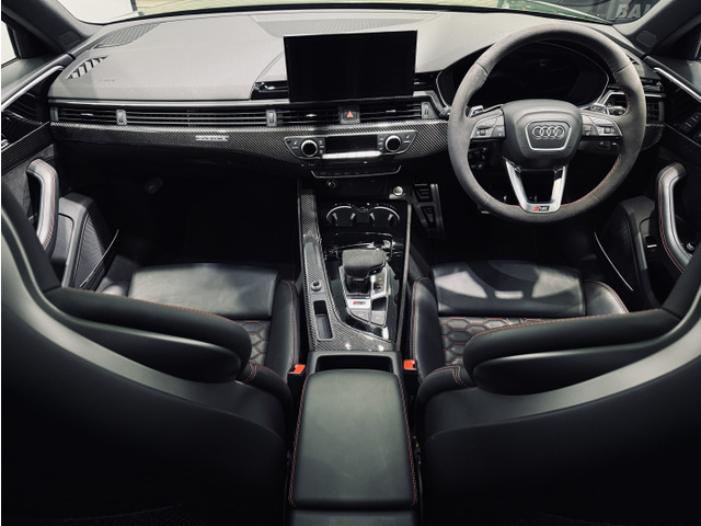 �t�@�C���i�b�p���U�[���g�p�����X�|�[�c�V�[�g�ɂ͉��K�ȃV�[�g�q�[�^�[����������Ă��܂��B�^�]�ȁE����ȋ��Ɏg�p�����قƂ�ǂȂ��A�ƂĂ��Y��ȏ�Ԃł��B���U�[�V�[�g�\��̎C������󂯂��܂���B