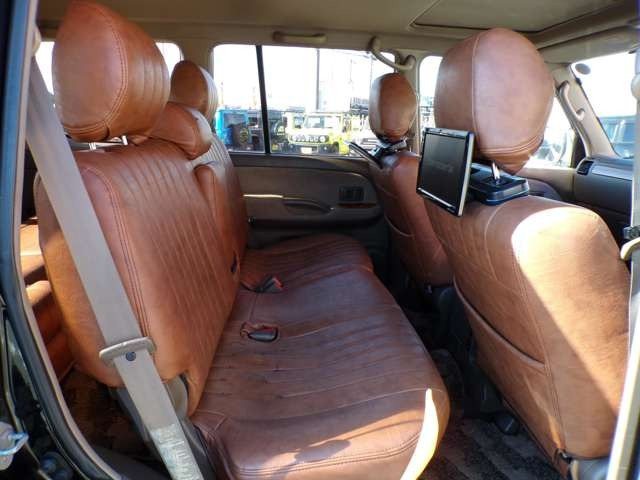 �N���J��SUV�̂ق��ɂ��A���t�@�[�h�E�G���O�����h�E�Z���i�E�X�e�b�v���S���E���H�N�V�[�E���F���t�@�C�A�E�I�f�b�Z�C�E�A���Ԃ��|���V�F�J�C�G�� �~�j�N���X�I�[�o�[�I�[��4 �L���v�e�B�o���݌ɂ��Ă���܂�