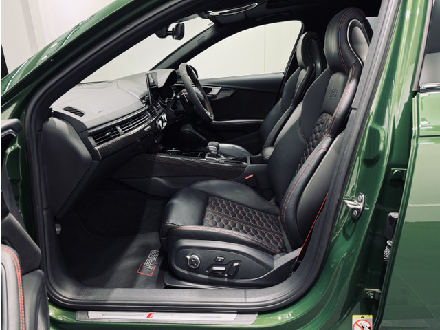 ���ǎ��A���Ԃ����T���Ȃ�JU�K���̔��X�̓��X�ɂ��C���������B�c�ƃX�^�b�t�S�����u���Îԍ���Z�\�m�}�C�X�^�[�v�u���Î����Ԕ̔��m�v���i��ۗL�B�������ڂŎd���ꂽ�ǎ��Ȏԗ���̔����Ă���܂��B