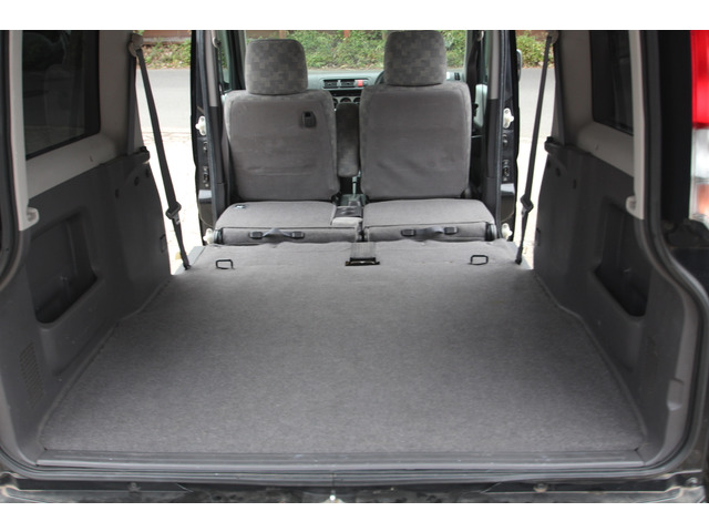 ���A�V�[�g���i�[����΂قڃt���b�g�ȍL���׎��ɂȂ�܂�