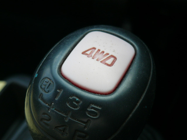 4WD���ʂ���񂾔_�n���R�����͋�������܂�!!�V�t�g���o�[��̃{�^�������������Ő؂�ւ�����̂Ŏg�����肪�����ł���