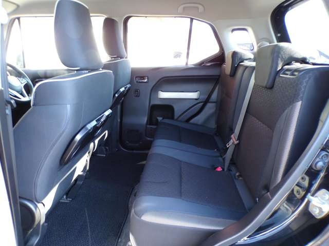 �N���J��SUV�̂ق��ɂ��A���t�@�[�h�E�G���O�����h�E�Z���i�E�X�e�b�v���S���E���H�N�V�[�E���F���t�@�C�A�E�I�f�b�Z�C�E�A���Ԃ��|���V�F�J�C�G�� �~�j�N���X�I�[�o�[�I�[��4 �L���v�e�B�o���݌ɂ��Ă���܂�