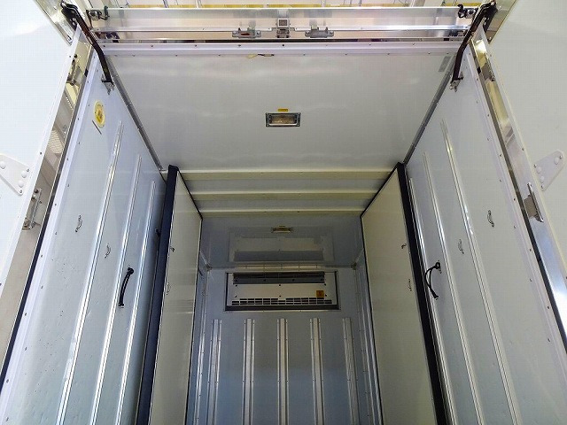 �ב����:300&times;167&times;165 ���v���X�`�b�N���̂��t ���T�C�h�X���C�h�h�A(151cm/83cm) ���������O1�� �׎���2�� �d�؂���t(�E����) �ቷ&plusmn;30�x�ݒ� -18�x�m�F