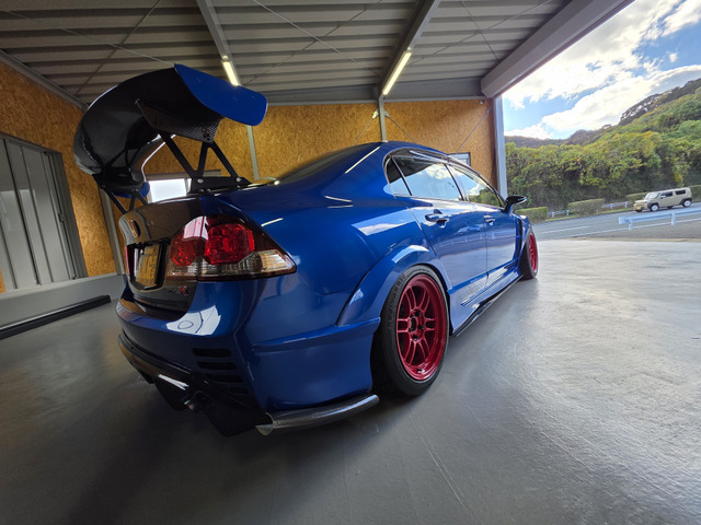 �����t�B�b�N�XR�t�F���_�[��