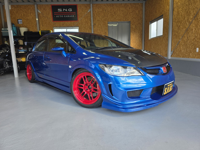 ��FEEL'S F�o���p�[ F�t�F���_�[��