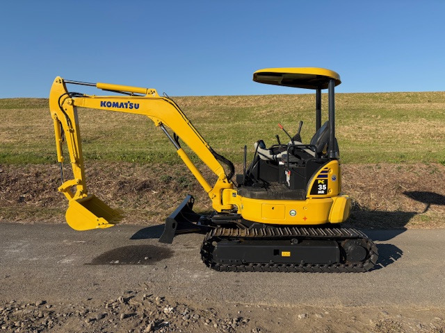 コマツ油圧ショベル