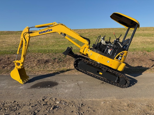 コマツ油圧ショベル