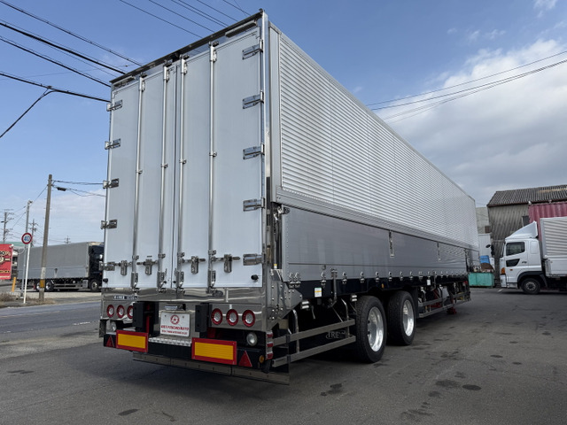 日本トレクスウィングセミトレーラ