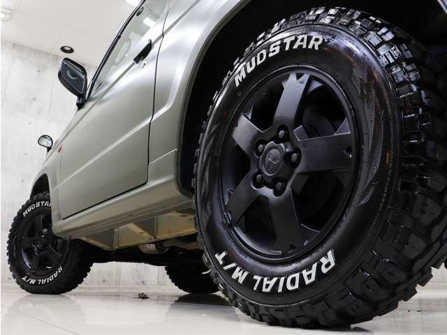 �}�b�g�u���b�N�ɓh���ςݏ����A���~�z�C�[���ɐV�i�}�b�h�e���[���z���C�g���^�[�^�C���𑕒����A�N�e�B�u�ȕ��͋C�Ɏd�オ��܂����B