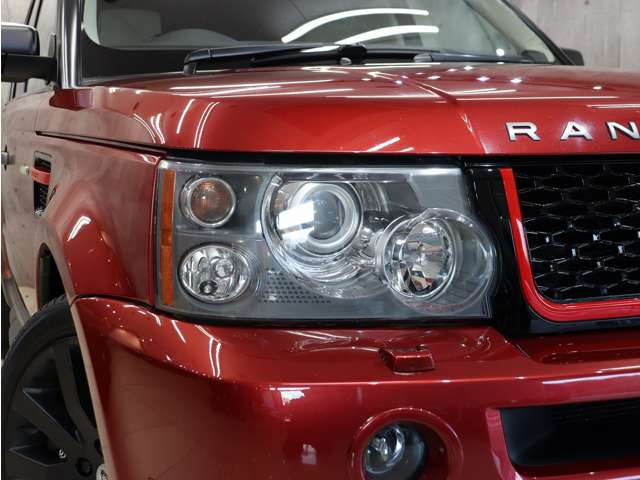 �����C���i�[�u���b�N�d�l�̃w�b�h���C�g�́A���΂݂�܂蓙���Ȃ��L���C�ȏ�Ԃ�ۂ��Ă���܂��B