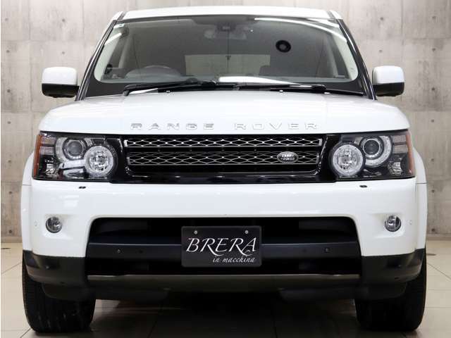 �t�����g�r���[�̓v���~�A��SUV�ɑ��������A�����W���[�o�[�Ȃ�ł͂̏d���ȃt�����g�r���[�Ɏd�オ���Ă���܂��B