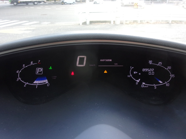 �C���t�H���[�V�����f�B�X�v���C�t�����[�^�[�p�l���B