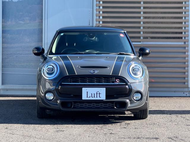 �{�f�B�J���[:�T���_�[�O���[!�j����킸�l�C�̍����J���[�ł�!