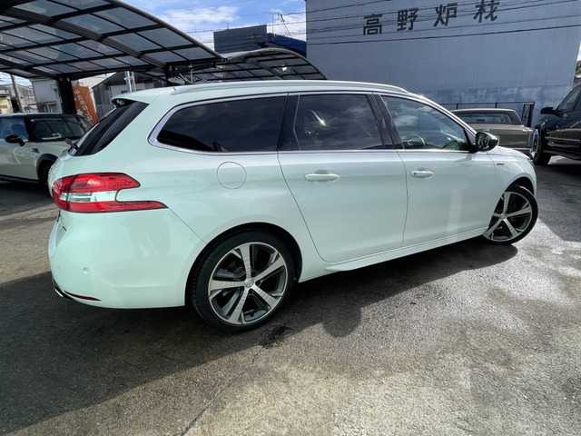 ���q�l�Ɉ��S�ŉ��K�ȃJ�[���C�t���y����Œ������߂ɁA���ЃI���W�i���̃v�����𐔑������p�ӂ��Ă���܂��B