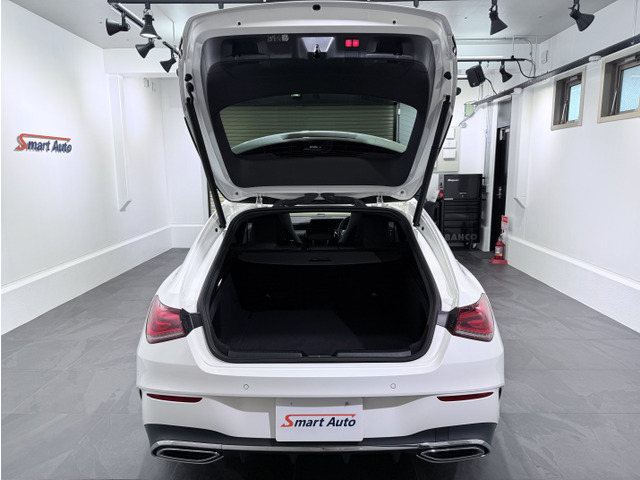 ���肪���ו����ōǂ����Ă���ꍇ�ł����A�o���p�[���ɑ����߂Â���Ύ����ŃI�[�v���ƂȂ�w�t�b�g�g�����N�I�[�v�i�[�x�������܂��B���W���[�p�i�����]�T�Ŏ��[�ł����Ƃ�̂��郉�Q�b�W�X�y�[�X�ł��B