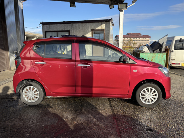 �y�x�����z���i�X�z���Ԃ������������܂��āA���ɗL�������܂��B�݌Ɏԗ��ɂȂ�܂��̂ŁA���񂲓s���̋X�������ɁA���ɗ��ĉ������B���X�\��������ƁA���ē����X���[�Y�ł��B