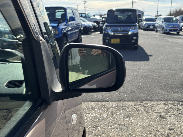 �y�x�����z���i�X�z���Ԃ������������܂��āA���ɗL�������܂��B�݌Ɏԗ��ɂȂ�܂��̂ŁA���񂲓s���̋X�������ɁA���ɗ��ĉ������B���X�\��������ƁA���ē����X���[�Y�ł��B