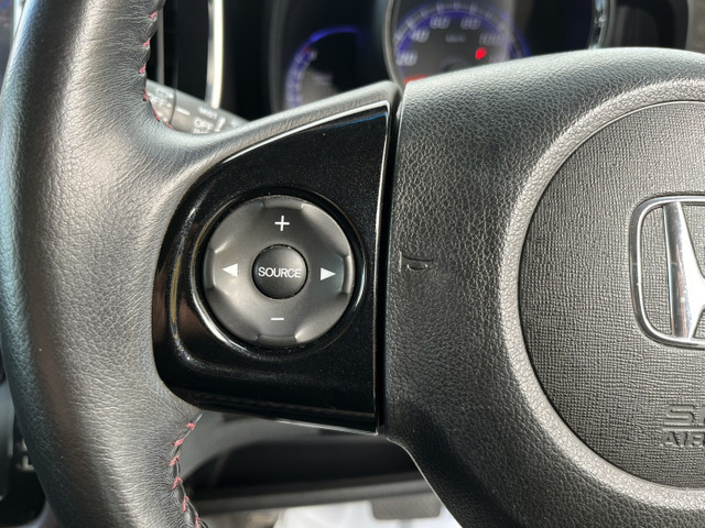 �I�[�f�B�I�R���g���[���X�e�A�����O�X�C�b�`��