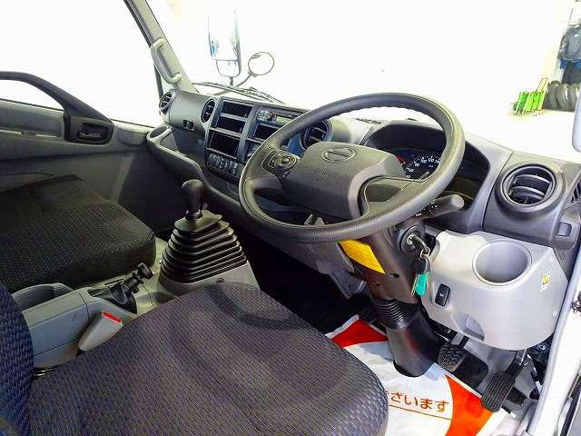 AC PS PW SRS ABS �W���h�A���b�N ���d�i�~���[ AM/FM���W�I ���[���~���[���o�b�N���j�^�[ �^�[�{ �r�C�u���[�L ES�X�^�[�g �t���A6MT