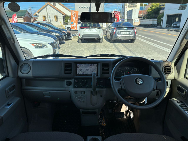 �A�C�|�C���g�������A���Ɍ����炵�̗ǂ��R�b�N�s�b�g�̓����O�h���C�u�ɍœK�B��x�������a�݂��ł��B