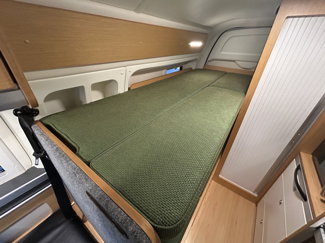 ��i�x�b�h��i�ł�!���@��195cm&times;75cm�ƂȂ��Ă���܂�!