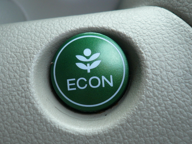 ECON�X�C�b�`���{�^���������ƁA�R������コ���郂�[�h�ɐ؂�ւ��܂�!���R�����ׁ̈A�G�A�R�����������ɂ����Ȃ�܂�&iota;(&acute;�D`&upsilon;)