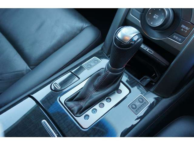 �t���A�V�t�g�ł����V�t�g�|�W�V������c�����₷���A�n���h������ƃV�t�g����𖾊m�ɋ�ʂł��邽�߁A�둀�삪���Ȃ��Ƃ��������b�g������܂�!