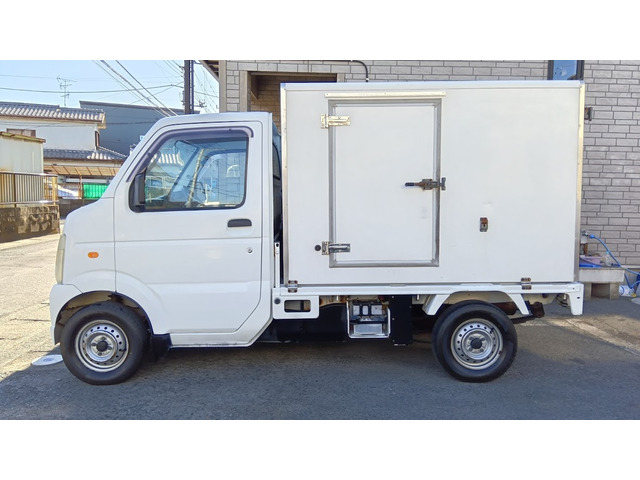 �ԗ��ɂ��āA�C�ɂȂ�ӏ���ڍׂɂ��Ă����ⓙ�������܂�����A���C�y�Ƀ��[���ɂĂ��₢���킹���������B