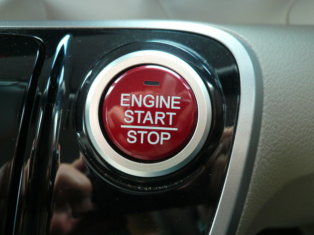 �X�^�[�g�v�b�V���{�^��?�y�����������ŃG���W����������܂�!