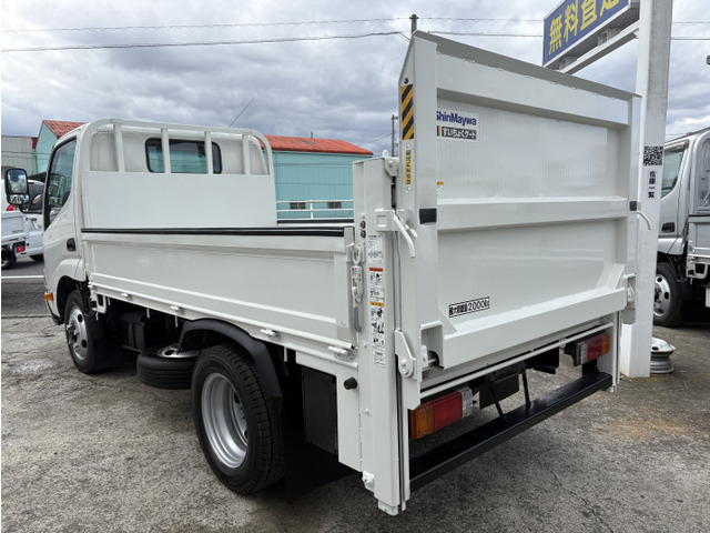 4000cc 2t 2�g�� ���{�f�B 4WD �p���[�Q�[�g 5�� 5MT 3�l��� �V���a RE06-1103 600Kg �ב����303&times;160 ���O���d�グ�ς� ������