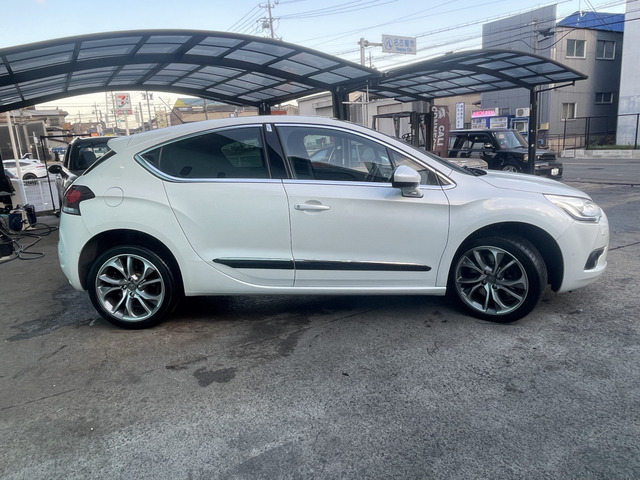 3�����E3000km�̖����ۏؕt���ł��B�G���W���A�~�b�V�������̏C���̍ۂɋ��z���傫���Ȃ肪���ȉӏ��������C���ň��S�ł��B�ő�3�N�܂ł̗L���ۏ؂���舵���Ă���܂��B