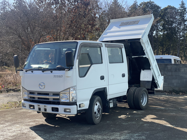 タイタン3.0 ダブルキャブ DX フルワイドロー 4WD