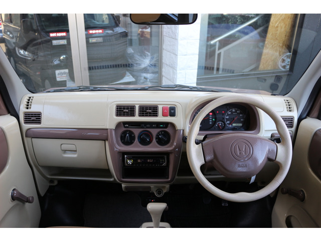 ���S�ԓ��O���N���[�j���O�ς݁��O�������グ�E�A���~�z�C���E�������E�V��E�t���A�}�b�g�E�V�[�g�S�ȁE�h�A���E�p�l���S�́E�K���X�Ȃǎԓ��̋��X�܂ōR�ې����X�^�b�t������䂱������Ď{�H���Ă��܂���