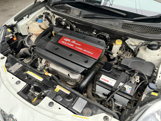 ���Ђł́A�����̔��������Ă���܂��B�f�ڎԗ��ȊO�ł������k�₨�₢���킹���҂����Ă���܂��B���q�l�̂���]�ɍ������ԗ������T���������܂��B