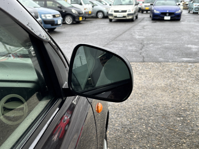 �y�x�����z���i�X�z���Ԃ������������܂��āA���ɗL�������܂��B�݌Ɏԗ��ɂȂ�܂��̂ŁA���񂲓s���̋X�������ɁA���ɗ��ĉ������B���X�\��������ƁA���ē����X���[�Y�ł��B