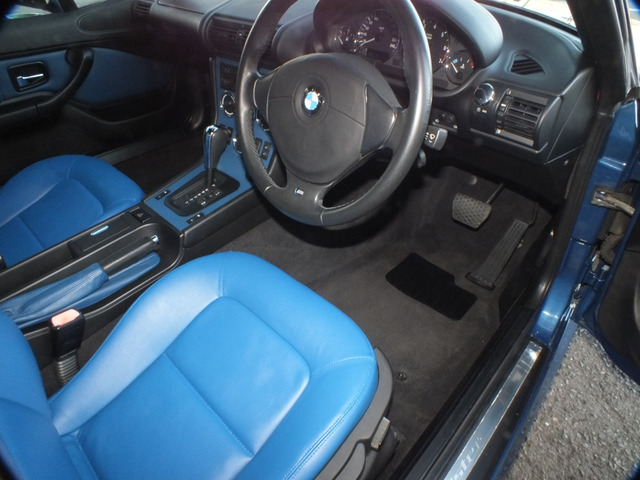 �C���e���A�S�ʔN���̊��ɂ��Y��ȏ�Ԃ�ۂ��Ă���܂�!