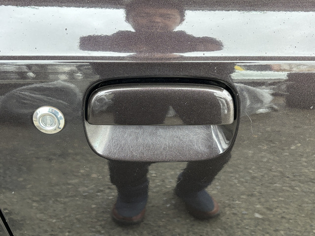 �y�x�����z���i�X�z���Ԃ������������܂��āA���ɗL�������܂��B�݌Ɏԗ��ɂȂ�܂��̂ŁA���񂲓s���̋X�������ɁA���ɗ��ĉ������B���X�\��������ƁA���ē����X���[�Y�ł��B