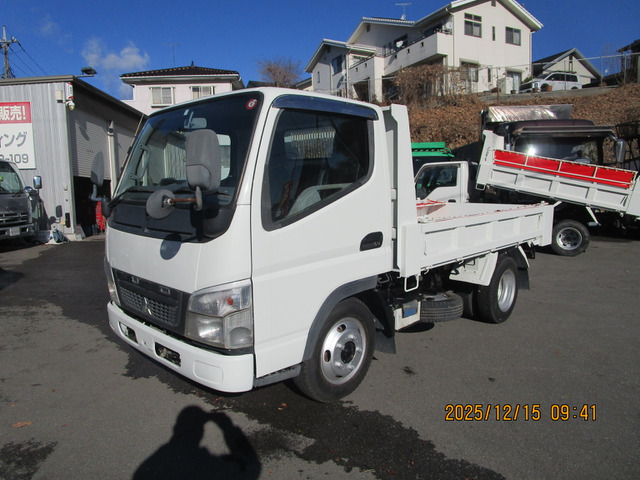 キャンターダンプ