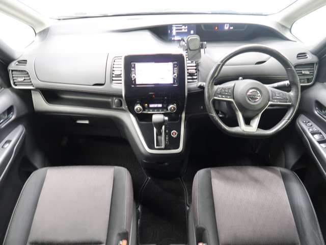 セレナ2.0 ハイウェイスター 4WD