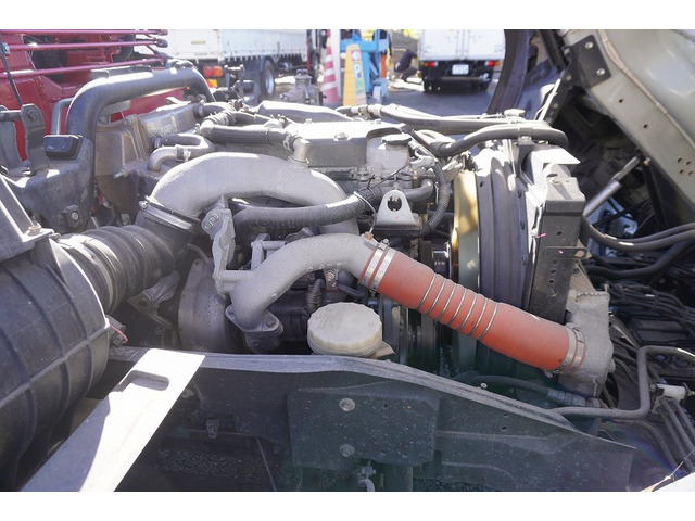 �L�x�ȃg���b�N�A���p�ԁA�n�C�G�[�X�Ȃǎ�舵���Ă���܂��B��xHP�������������Bhttp://www.vantruck.co.jp/