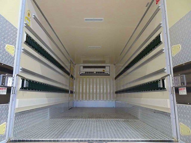 �ב����:432&times;174&times;185 ���b�V���O���[��2�i(60cm/120cm) ���A���~�ȍ|�� ���T�C�h�J���h�A(177cm/83cm) ���������O1�� �׎�LED��3�� -5�`30�x�ݒ� -5�x�m�F