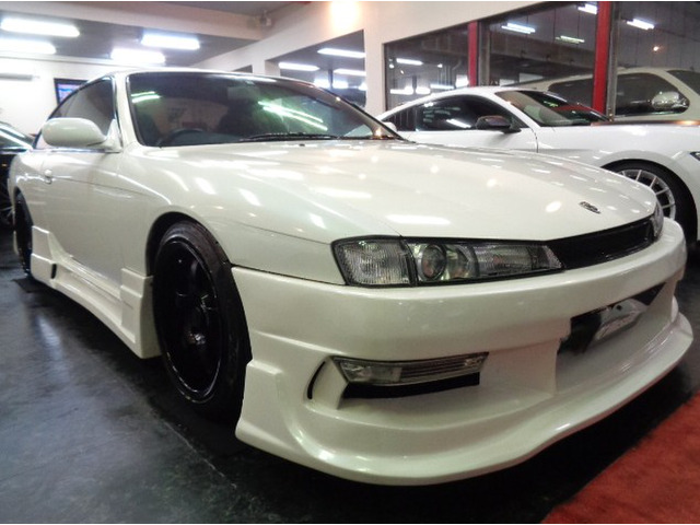 S14�V���r�AKs�G�A��SE������f���p�[���z���C�g�J���[�t���G�A��&SR20DET�^�[�{�G���W������5MT&�}�t���[�G�A�N���ԍ������h���X�A�b�v���C�g�`���[���d�l�Ԃ����ɂ��܂���