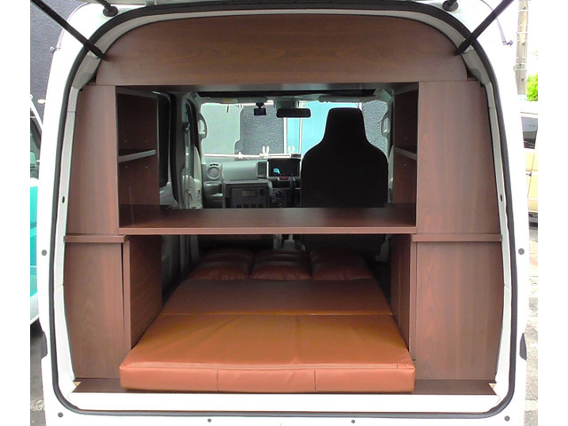 �㕔�̉Ƌ�̓E�H�[���i�b�g���V�i�A�����t���ɂ��������~���ގd�l�ł��B���t���A���O���͖�20�����ŏo���܂��B