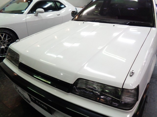 保管状況もよく光沢のあるホワイトカラーのボディ&透明感の高いクリアヘッドライトです修復部はリアバンパー取付部の軽微なもので綺麗に補修され走行に支障のないものです