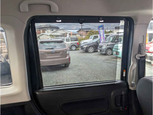 ���E�X���C�h�h�A�ɂ̓T���V�F�[�h��������Ă܂��B�������������ۂɂ͏d�󂷂鑕���ɂȂ�܂��B