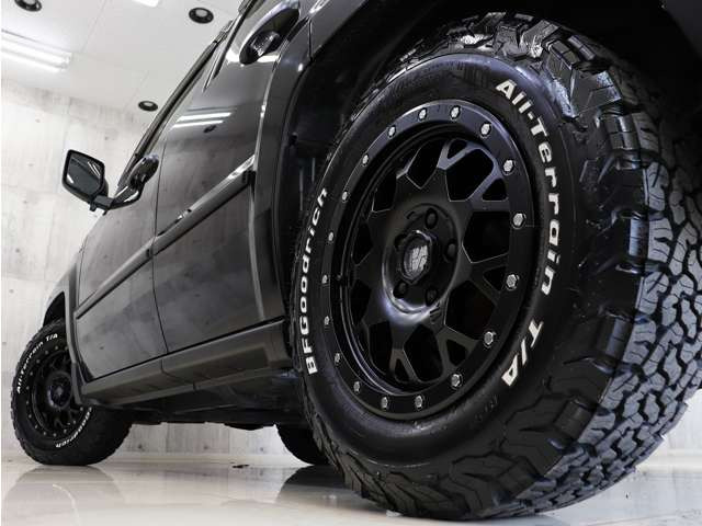 �V�i�ЊO�A���~�z�C�[���ɐV�iBF�O�b�h���b�`�I�[���e���[���z���C�g���^�[�^�C���𑕒����A�N�e�B�u�ȕ��͋C�Ɏd�オ��܂����B