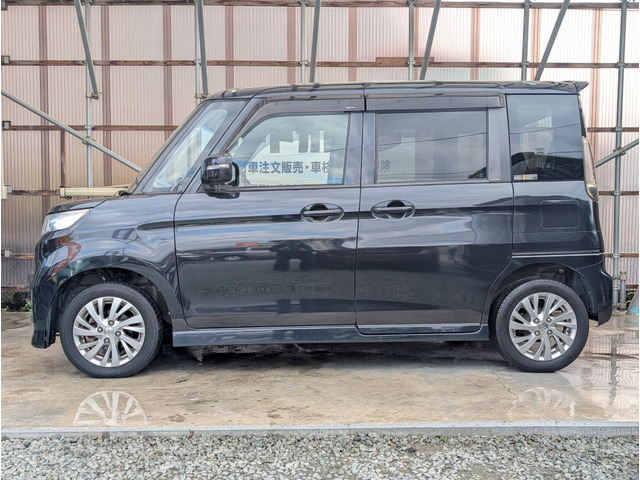 �w�����������ł͂Ȃ��T�C�h�K���X�̖ʐς��傫���̂Ŏԓ��͍L���Ė��邭�A�^�]����ۂ̎��E����������m�ۂ���Ă܂��B