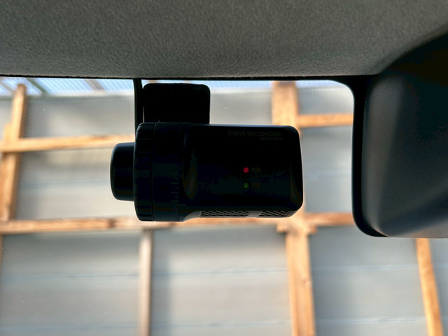ちゃーんとドライブレコーダーも装備しております♪♪