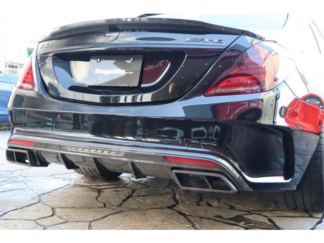 MANSORY���A�X�J�[�g(�J�[�{��)�E�g�����N���b�h���[���u���b�N�A�E�g